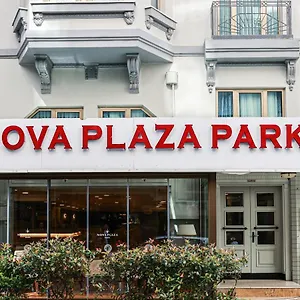 Nova Plaza Park מלון